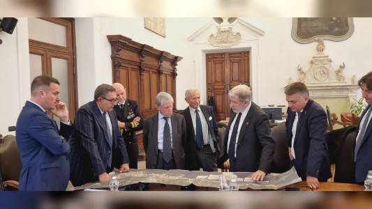 Genova: Rixi, Toti e Bucci incontrano Aponte. Sul tavolo il futuro del  porto - Telenord.it